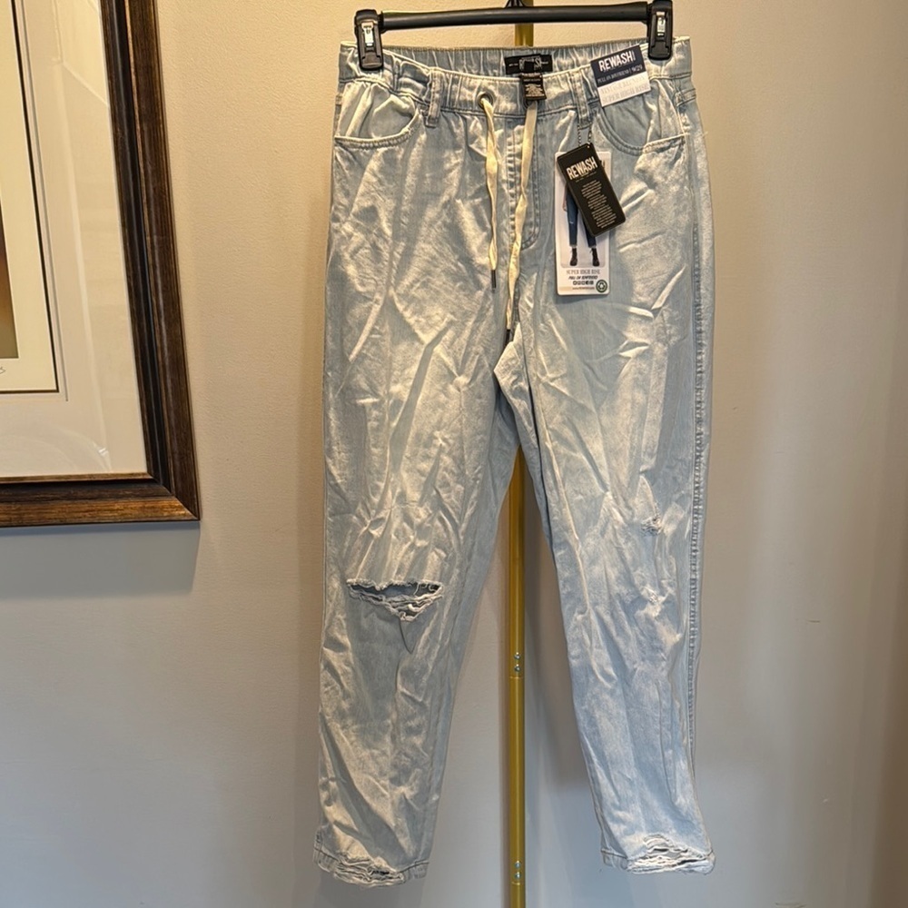 Rewash high rise vintage pull in Light Blue Distressed Jeans NWT 9/29